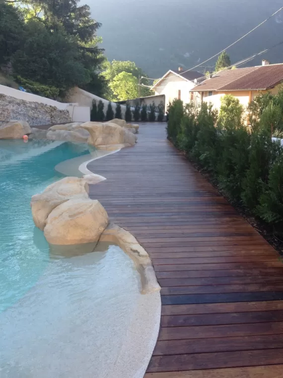 Arrivage de lames terrasse à Bourg-en-Bresse., Bourg-en-Bresse, Vignon Bois